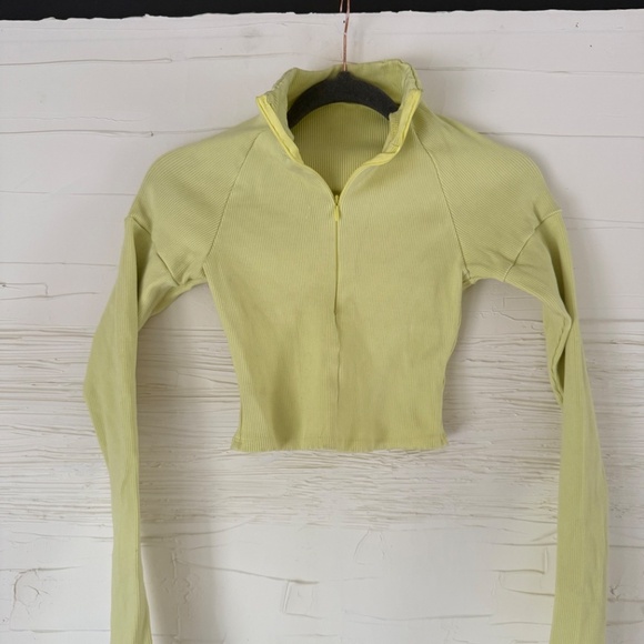 🍋 Fashion Nova Collared Snatched Top | Citron | Size L (Fits XS) | Compression - Picture 3 of 9